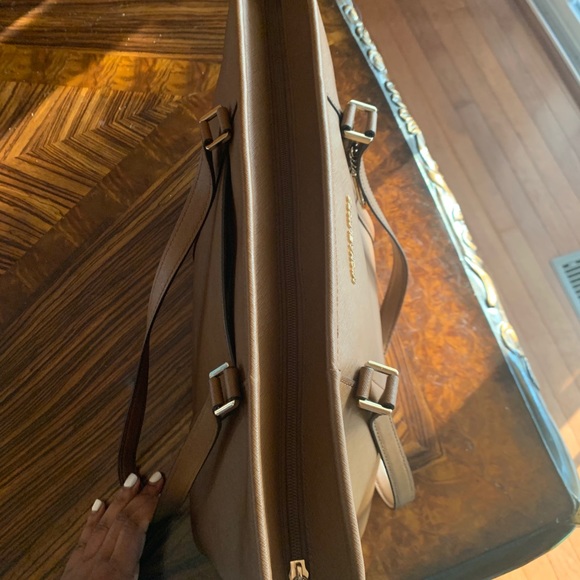 Tan Michael Kors Tote - Picture 6 of 6